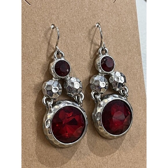 Red Rhinestone Facet Silver Tone Hammered Dangle Earrings Glam Chic Runway - Picture 3 of 6